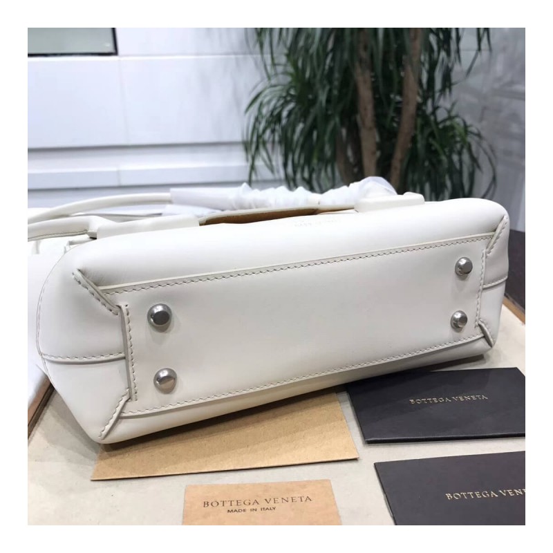 Bottega Veneta Small Arco In Smooth Weave 575943