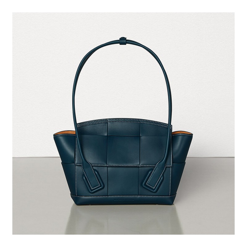 Bottega Veneta Small Arco In Smooth Weave 575943