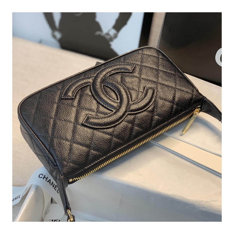 Chanel Grained Leather Hobo Bag B01960