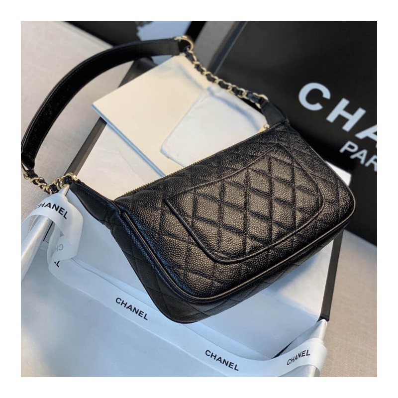 Chanel Grained Leather Hobo Bag B01960