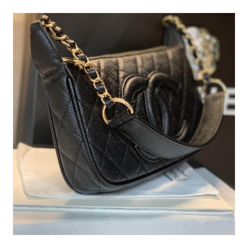 Chanel Grained Leather Hobo Bag B01960