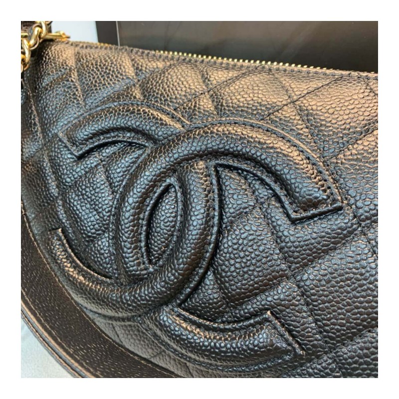 Chanel Grained Leather Hobo Bag B01960