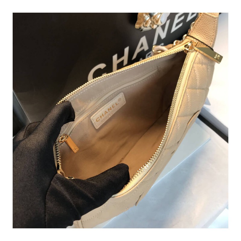 Chanel Grained Leather Hobo Bag B01960