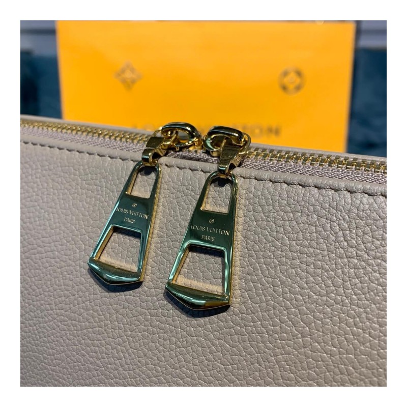 Louis Vuitton V Tote MM M44422 M44397 M44421