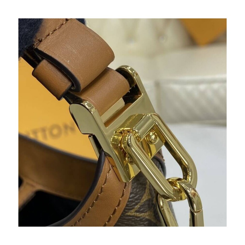 Louis Vuitton Hobo Dauphine MM M45195