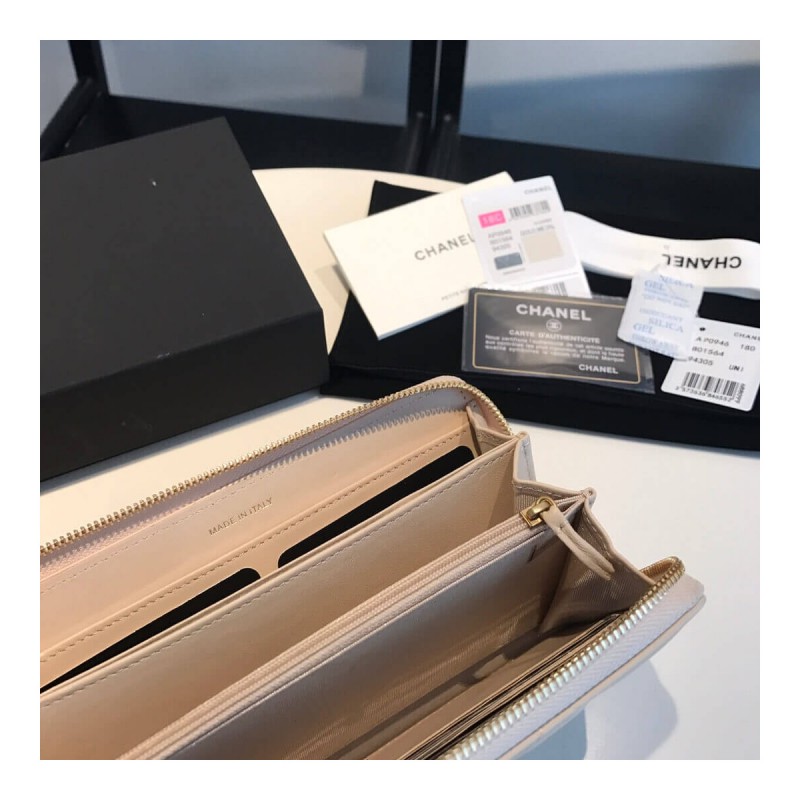 Chanel 19 Long Zipped Wallet AP0946