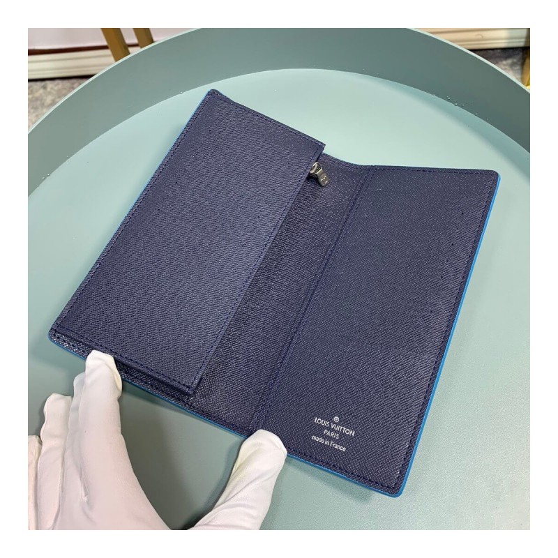 Louis Vuitton Taiga Leather Brazza Wallet M30385