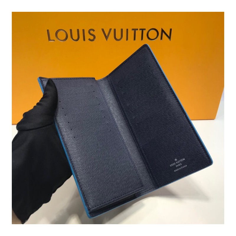 Louis Vuitton Taiga Leather Brazza Wallet M30385