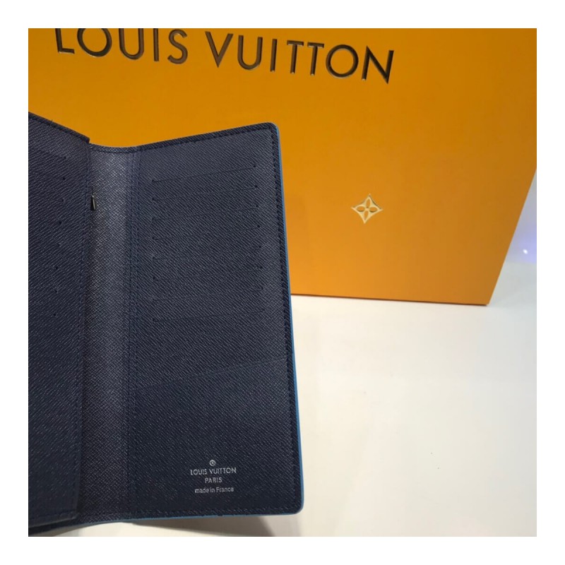 Louis Vuitton Taiga Leather Brazza Wallet M30385