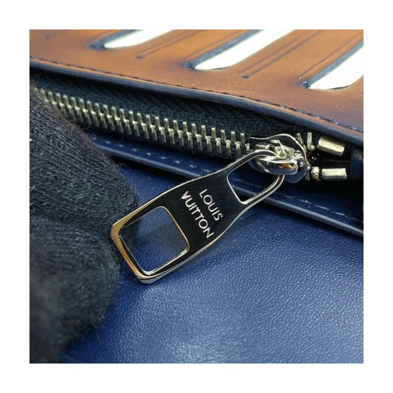 Louis Vuitton Monogram Pattern Brazza Wallet M80465